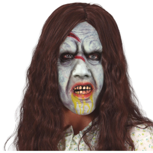Maschera in lattice ragazza posseduta con i capelli